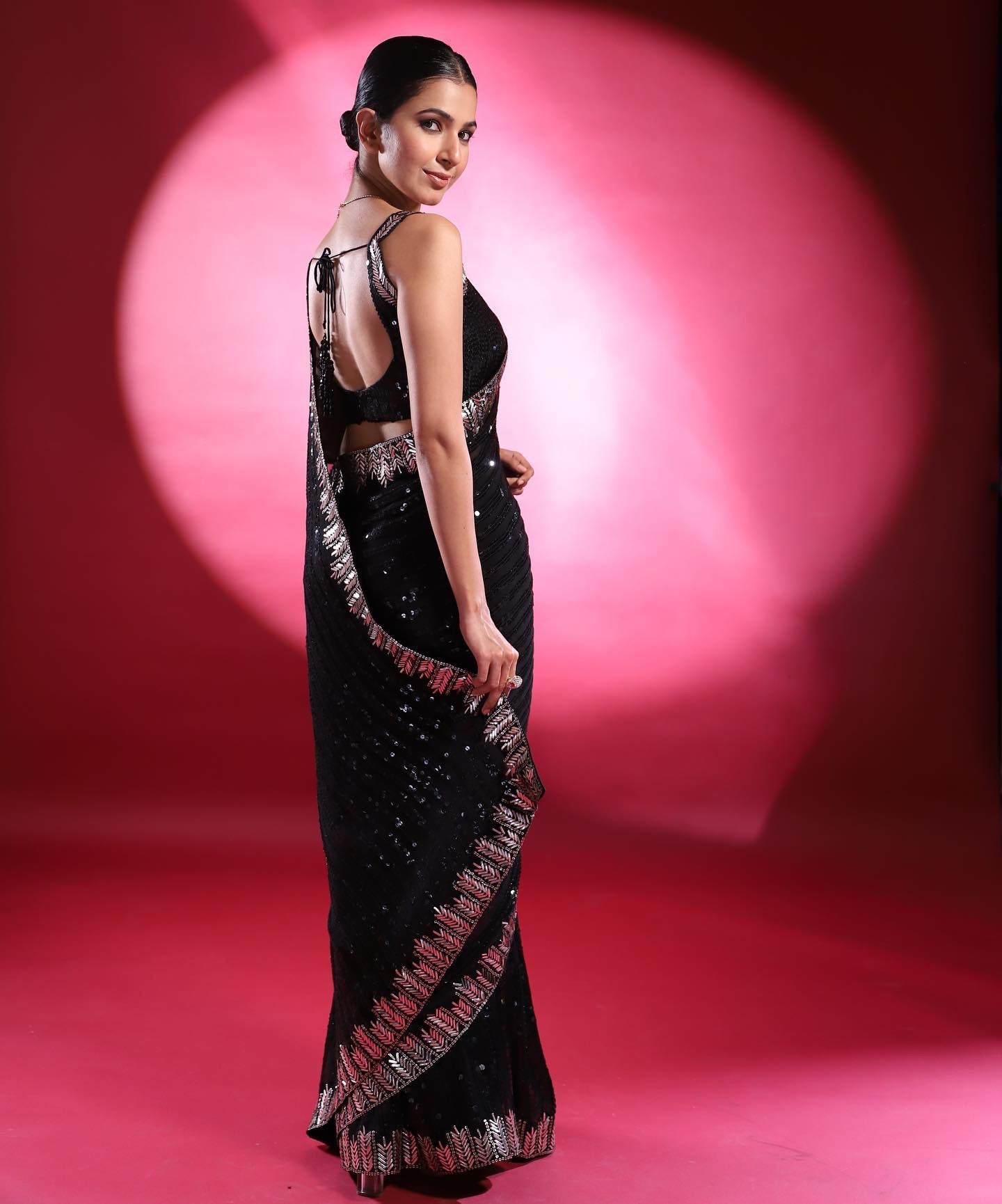 BEAUTIFUL COLOR IN PREMIUM SEQUINS SAREE