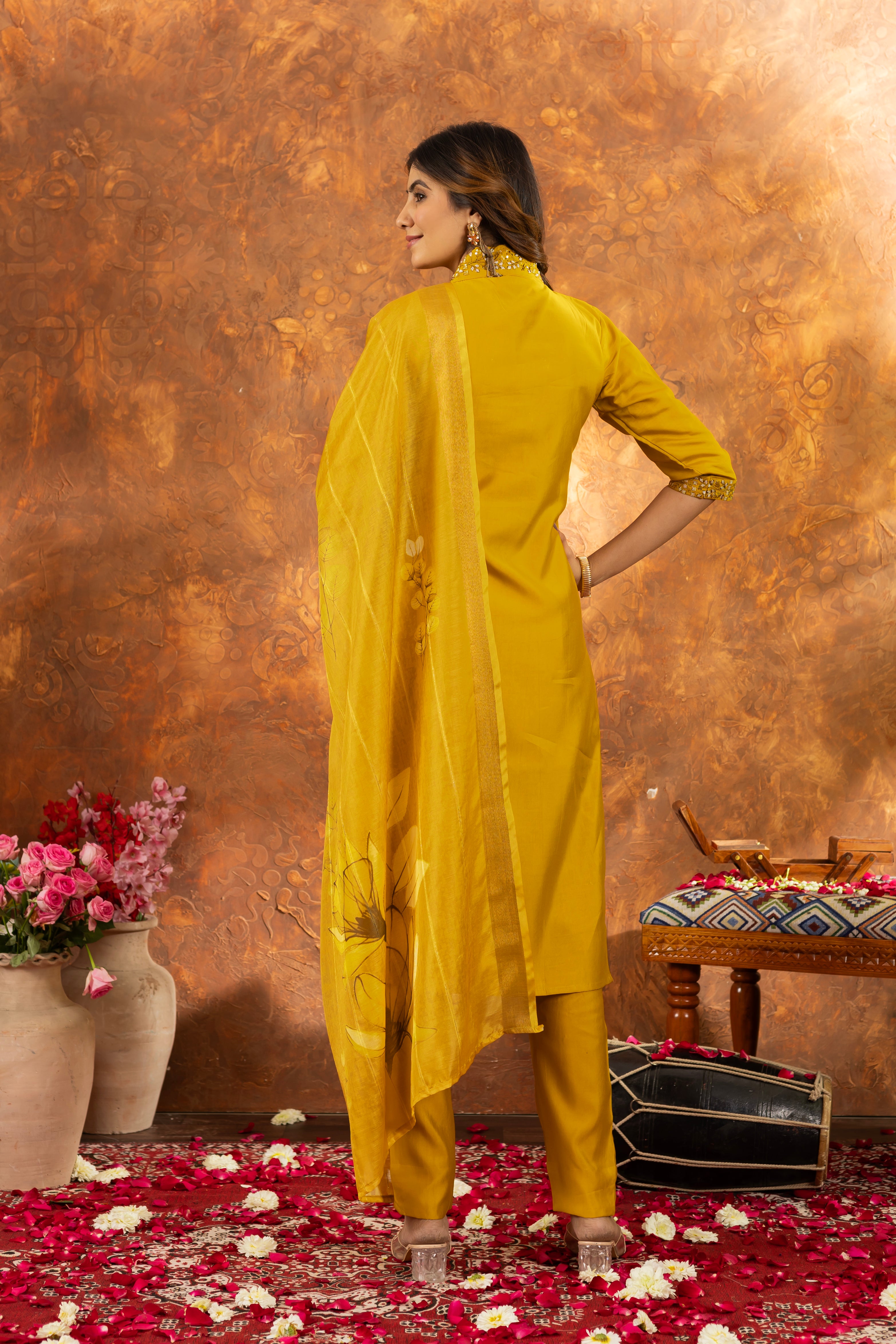 Elegant Straight Kurti Pant Dupatta Set