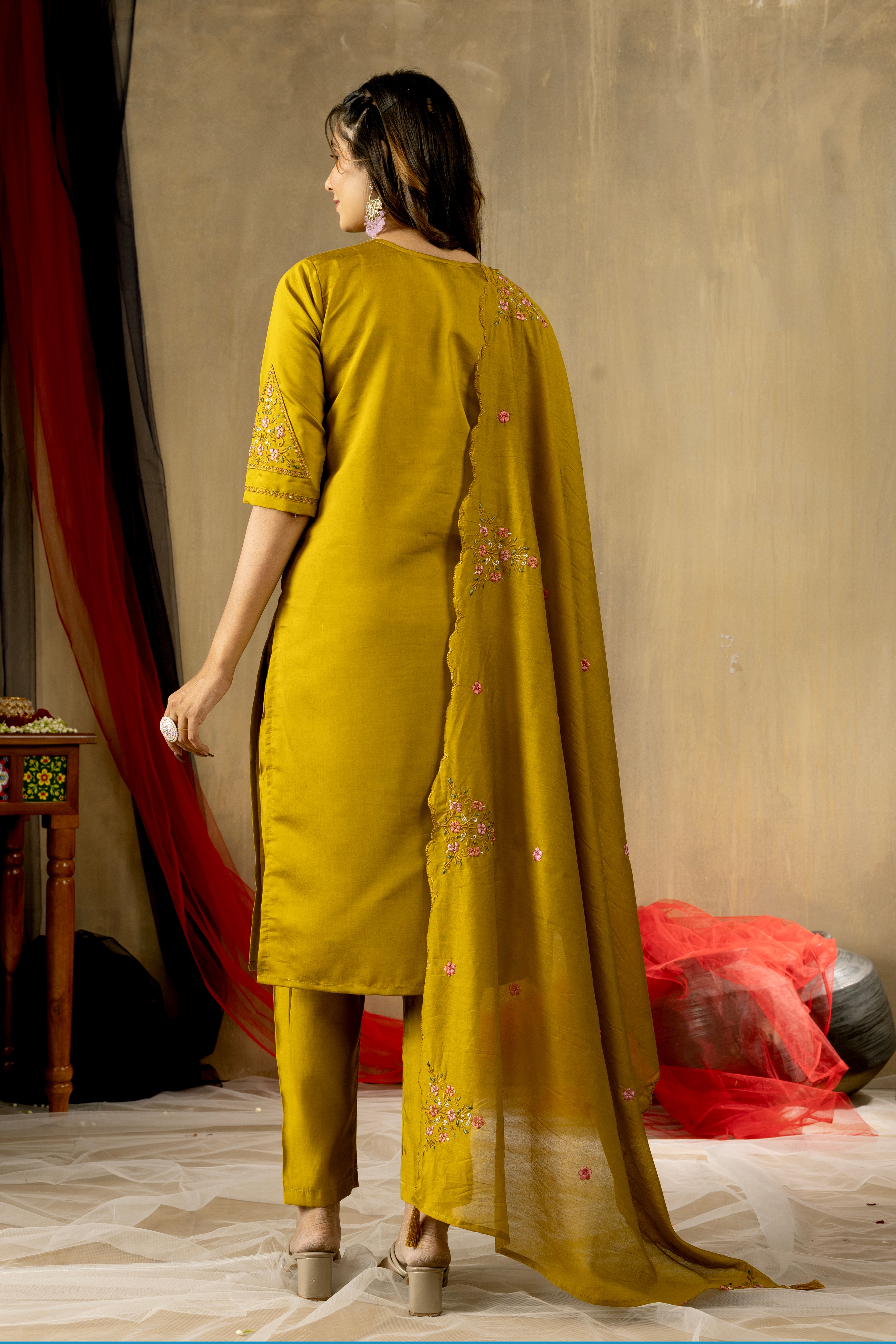 Elegant Straight Kurti Pant Dupatta Set