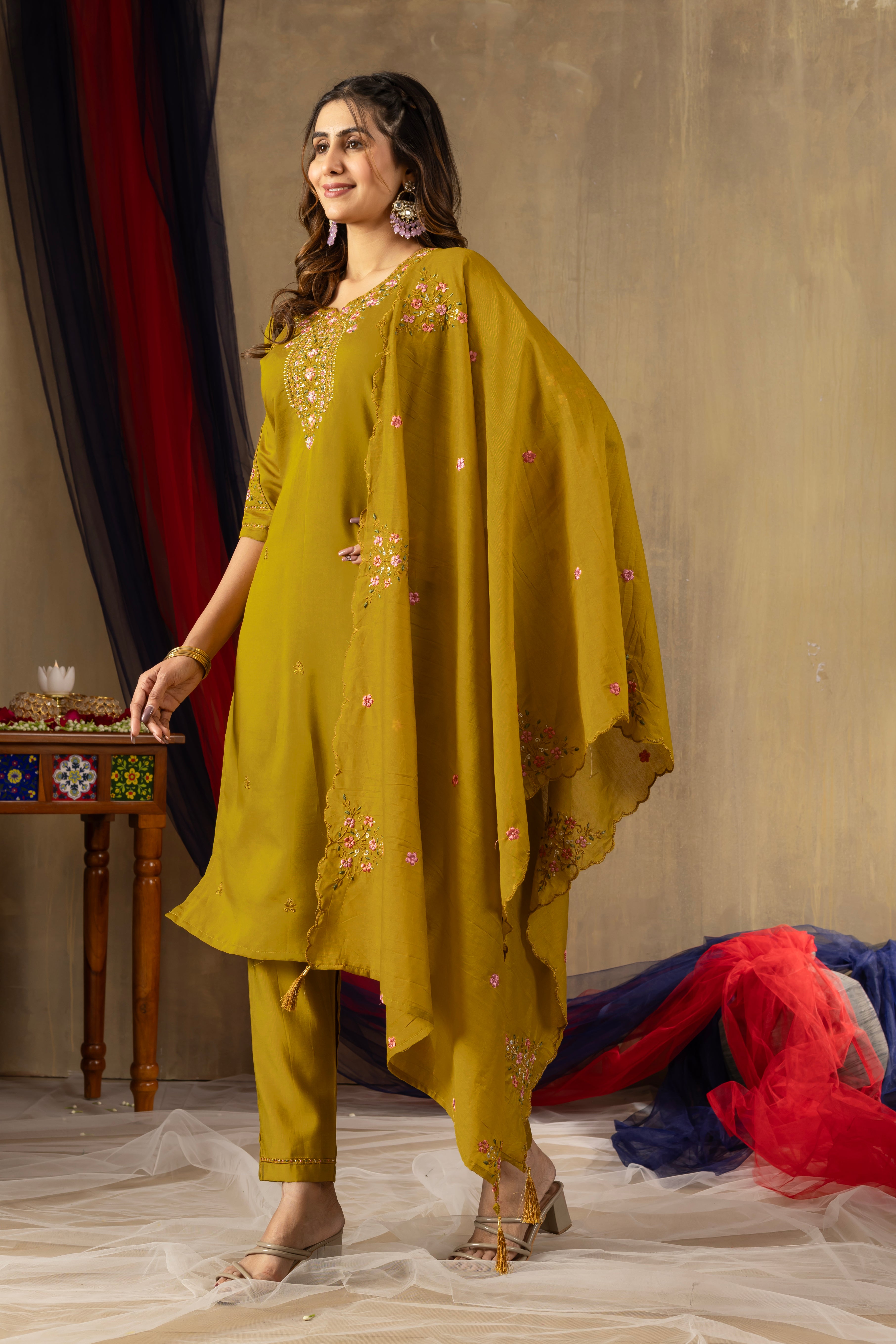 Elegant Straight Kurti Pant Dupatta Set