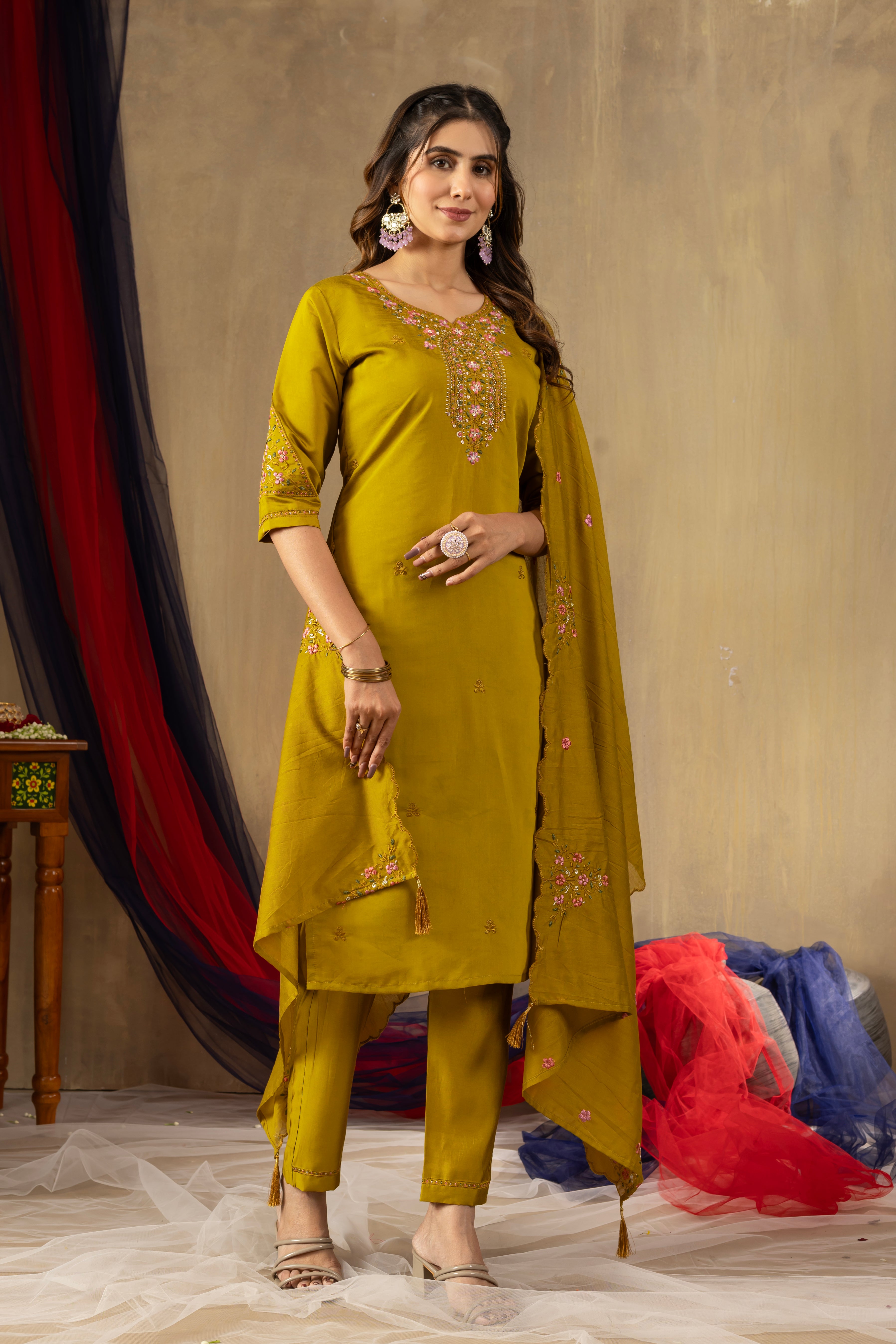 Elegant Straight Kurti Pant Dupatta Set