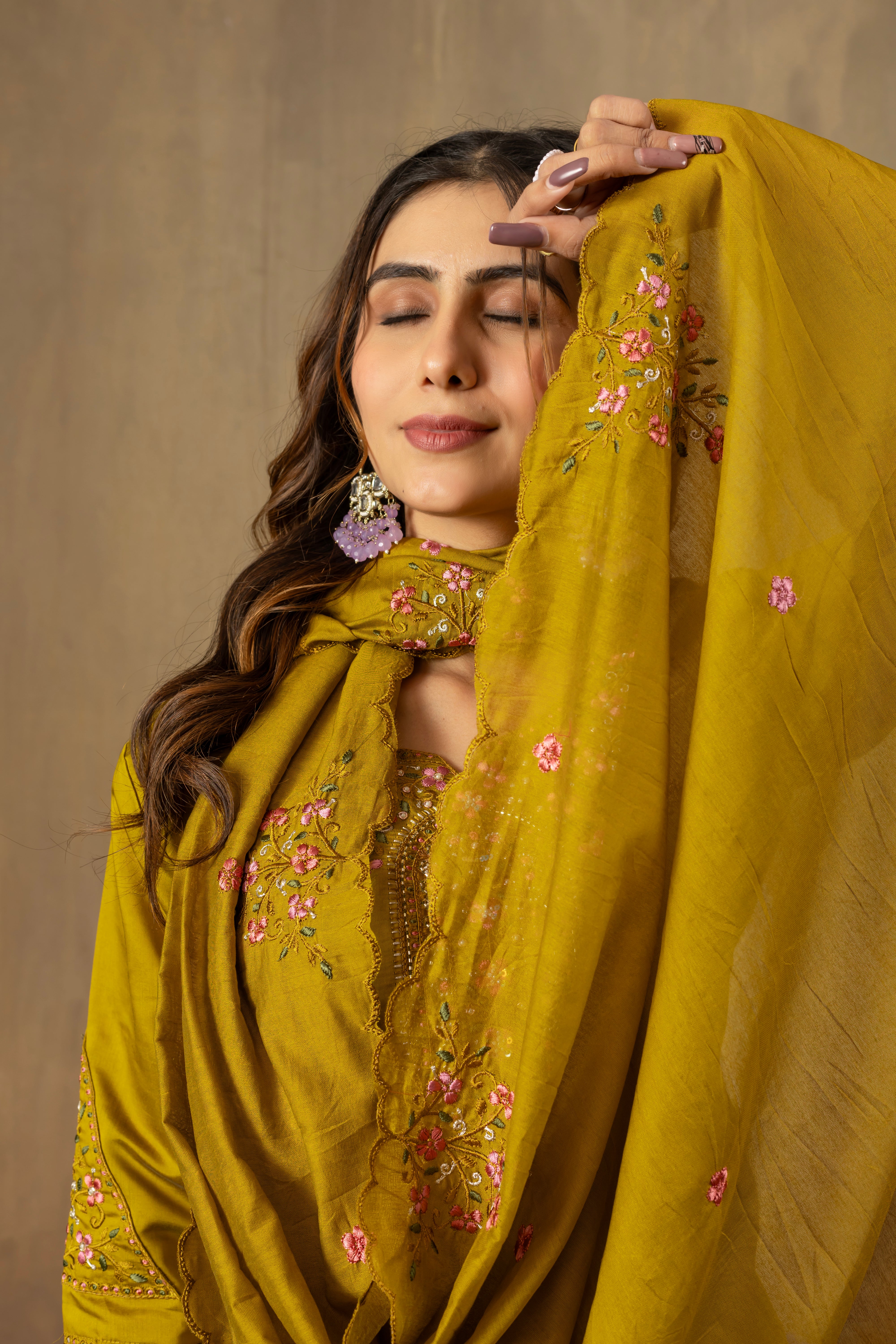 Elegant Straight Kurti Pant Dupatta Set