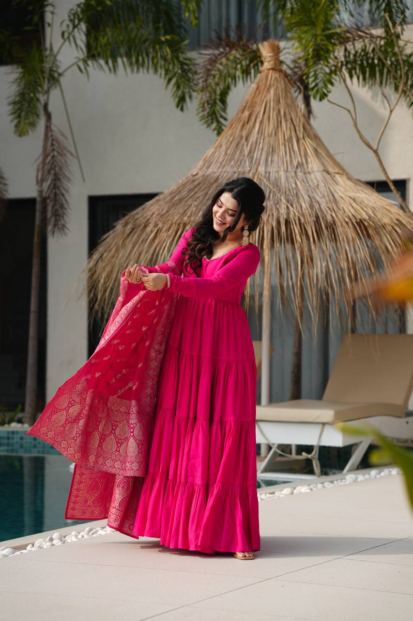 *PURE ROMANSILK CHANDERI FABRIC FULLY FLAIR ANARKALI,WITH DUPPTA SET,PENT READY TO WEAR*