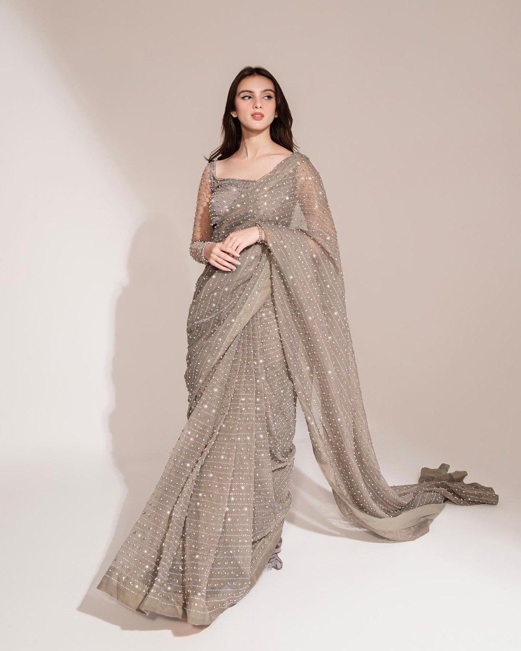 Modern touch ,Here we Presenting Exclusive saree