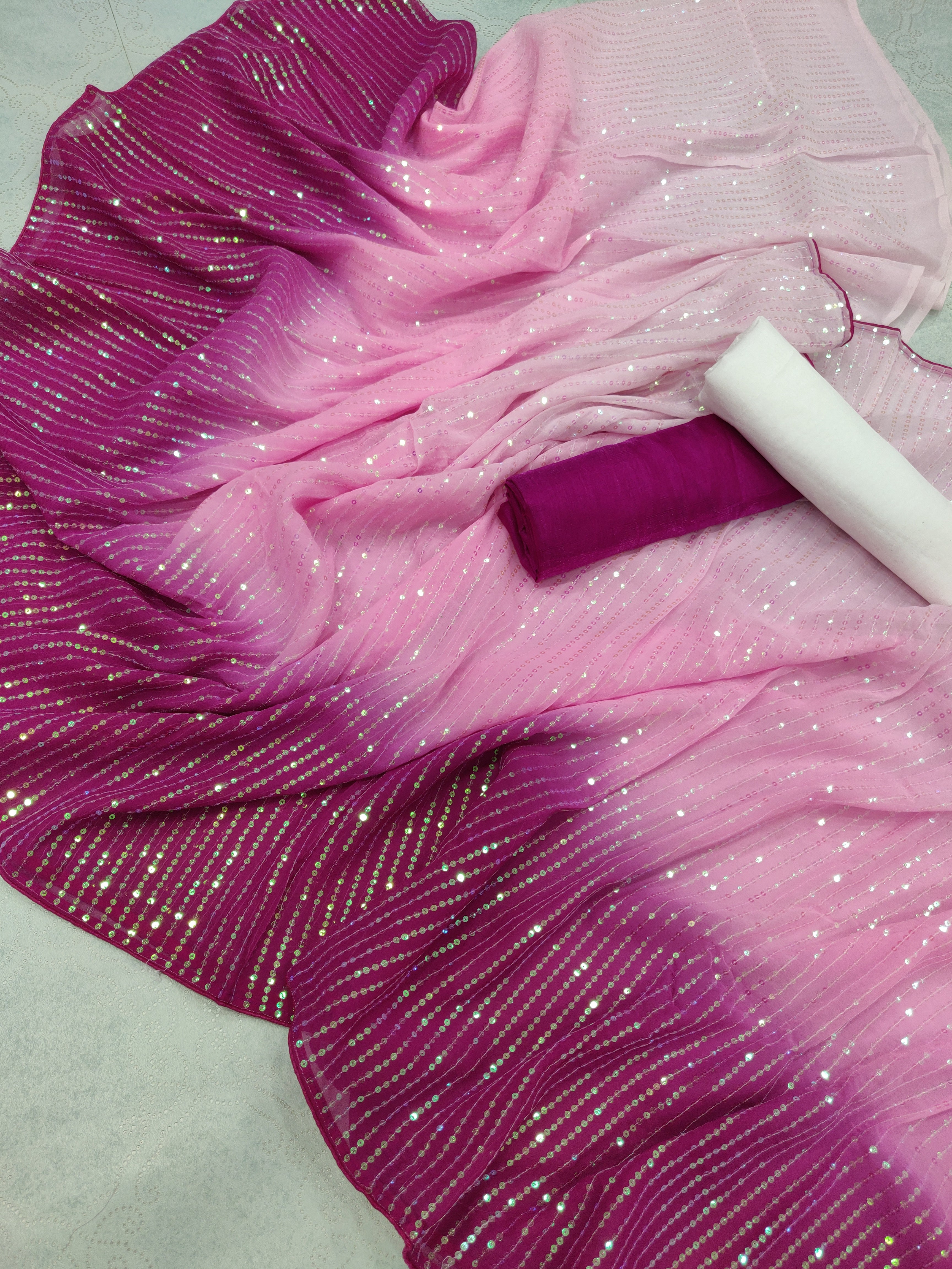 Superhit Bollywood padding sequence saree