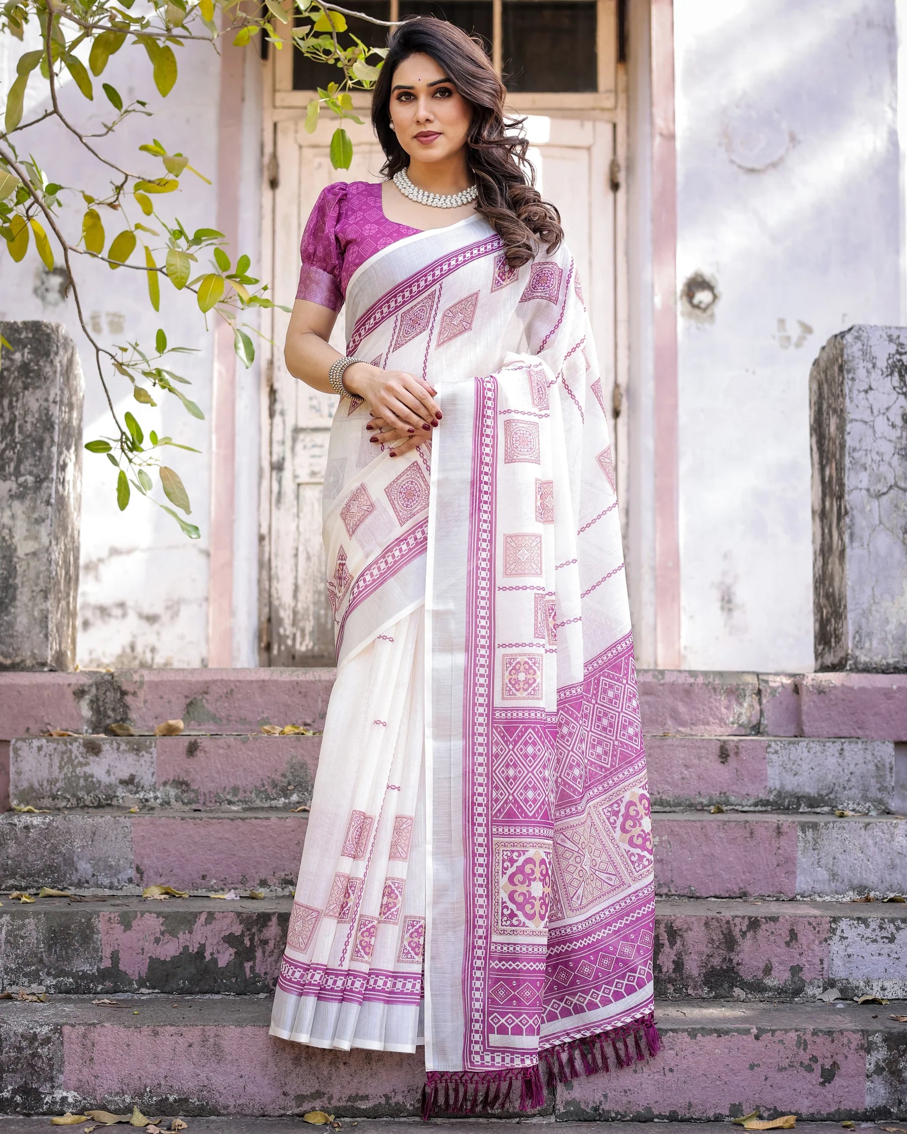 Elegant Multicolor Linen Saree with Traditional Patterns | Lightweight Festive Wear