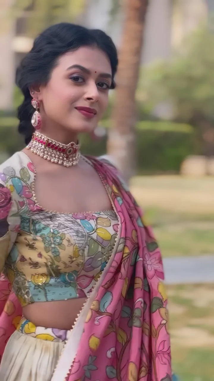 Kalamkari Lehenga with Vibrant Mythological Artwork – Ideal for Weddings & Special Occasions