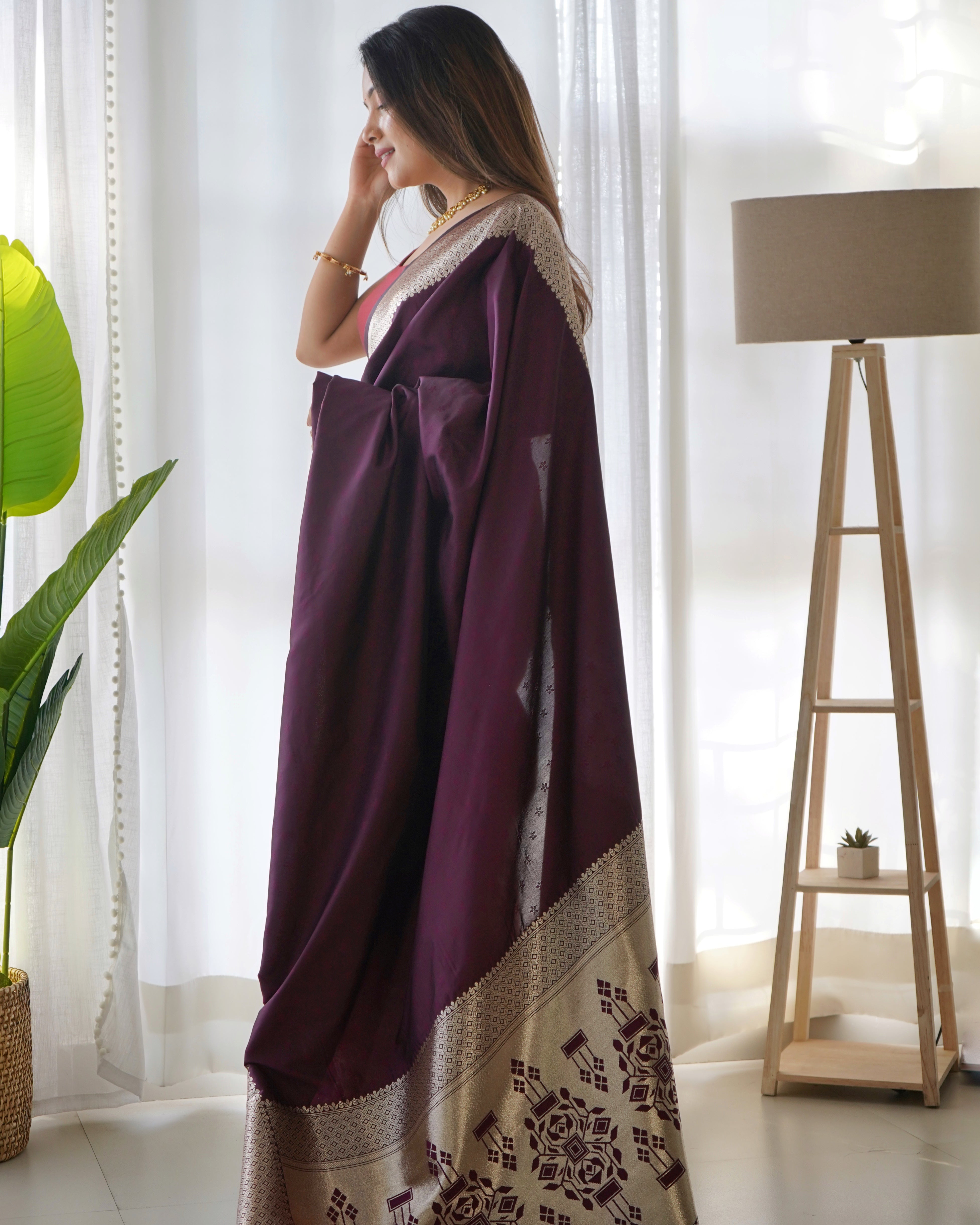 anarasi woven design saree