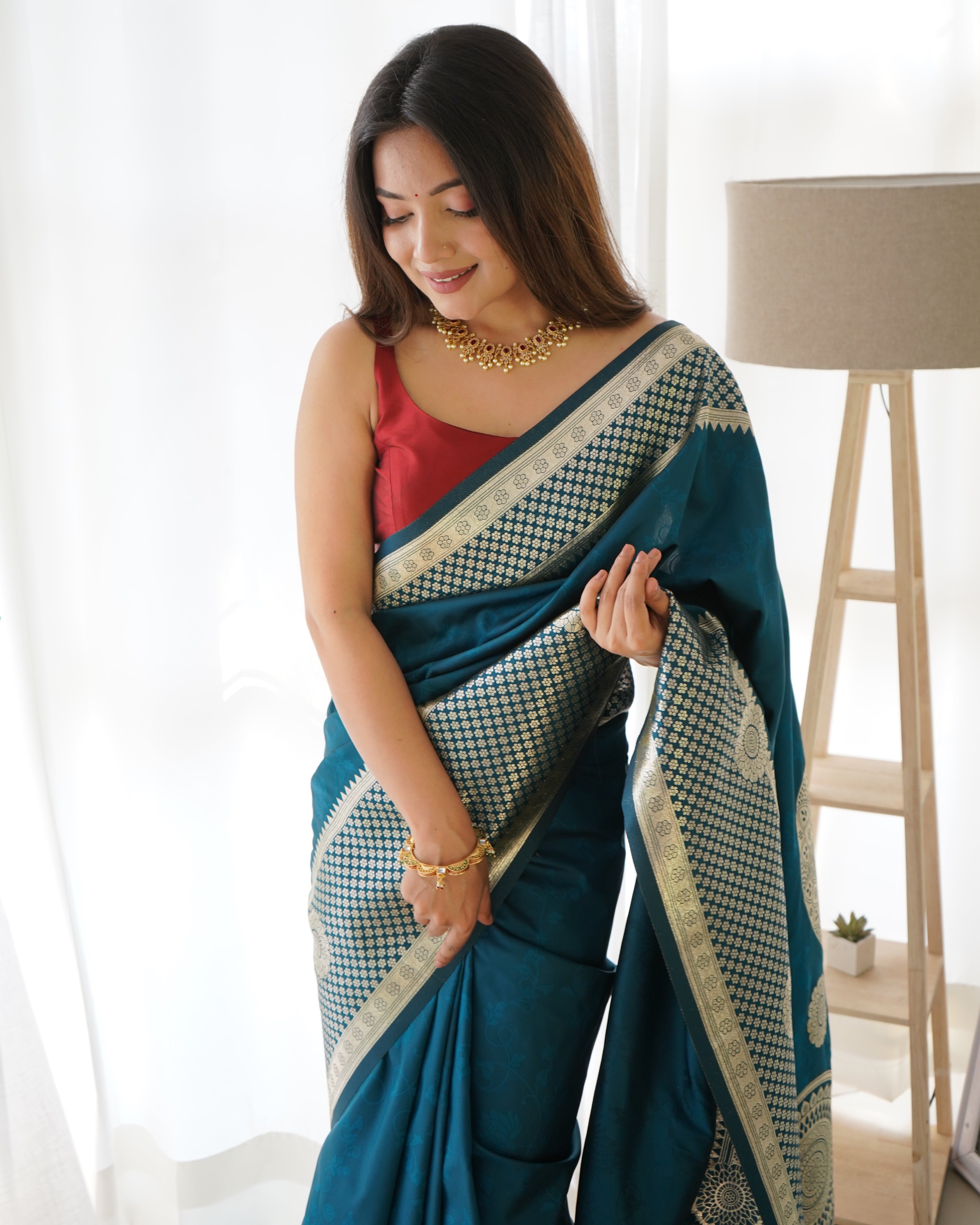 anarasi woven design saree