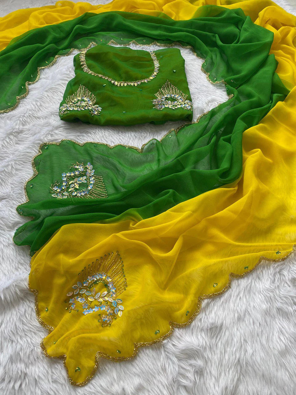 Elegant Sunset-Gradient Saree in Organza Fabric