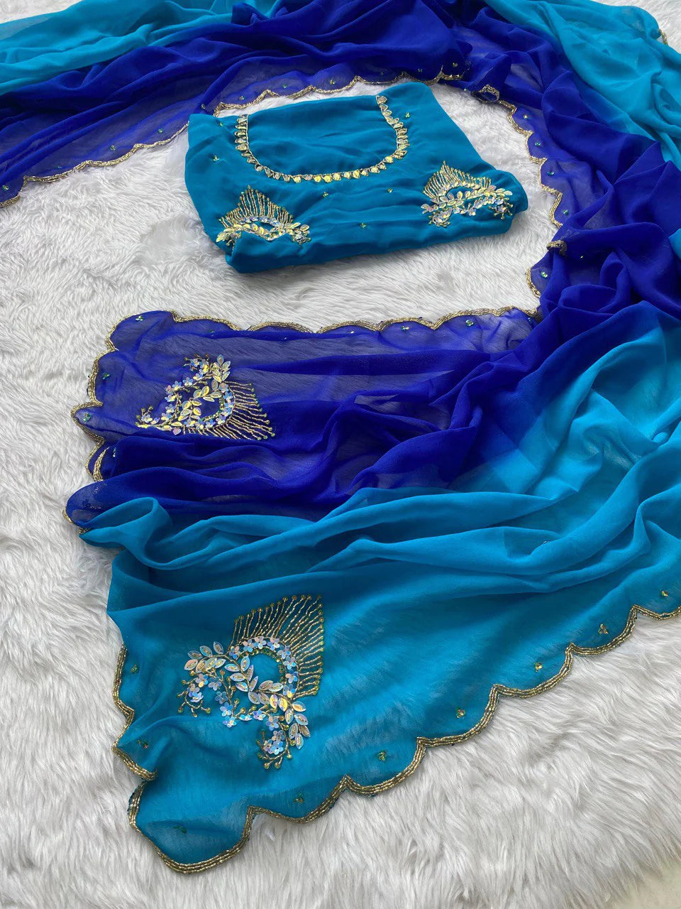 Elegant Sunset-Gradient Saree in Organza Fabric