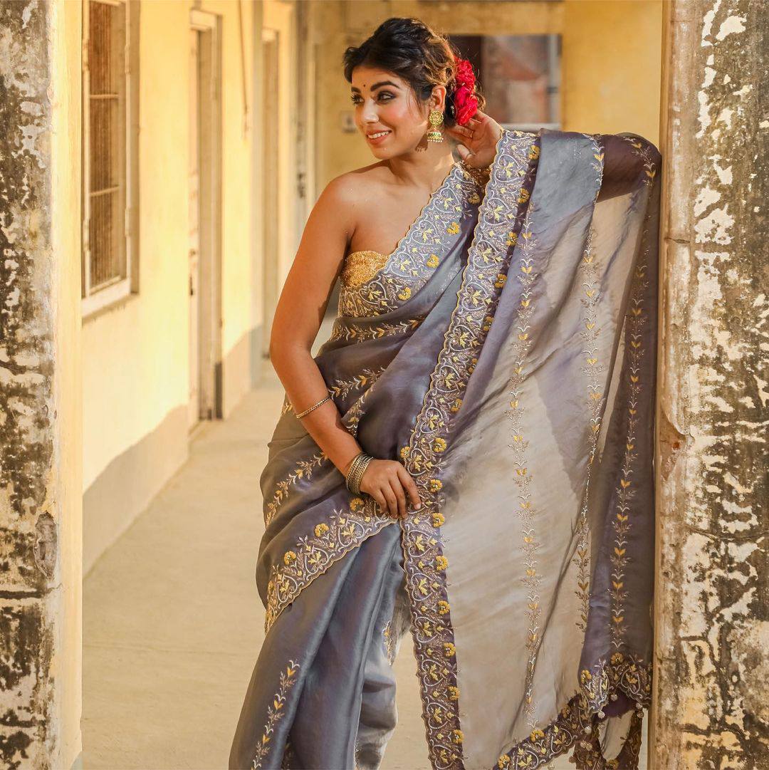 *🪡 Adorable and Most Beautiful Designer Saree ™️*