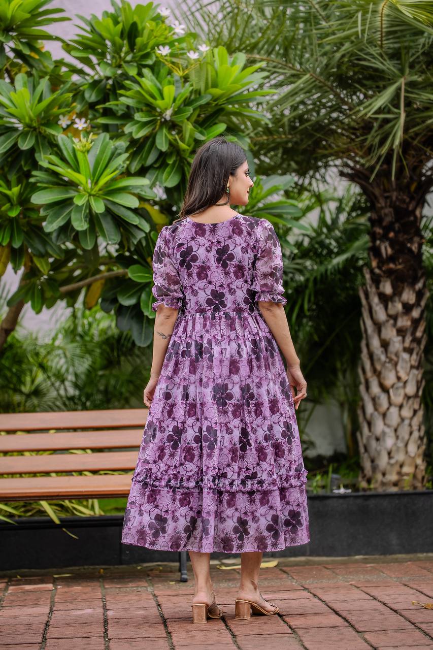 🍂 Stylish Georgette Gown – Comfort Meets Style 🍂