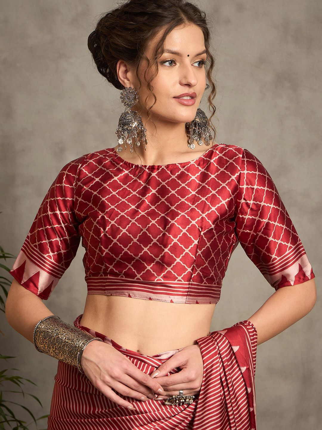 Rust Red Gajji Silk Saree with Blue Abstract Motif & Geometric Pallu Border