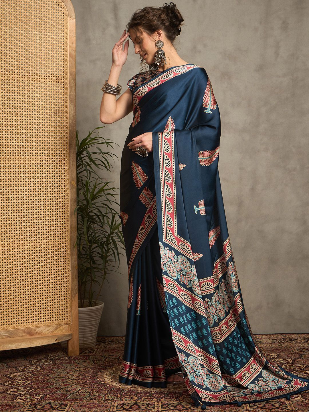 Midnight Blue Gajji Silk Saree with Stylized Leaf Motifs & Traditional Patola-Inspired Pallu